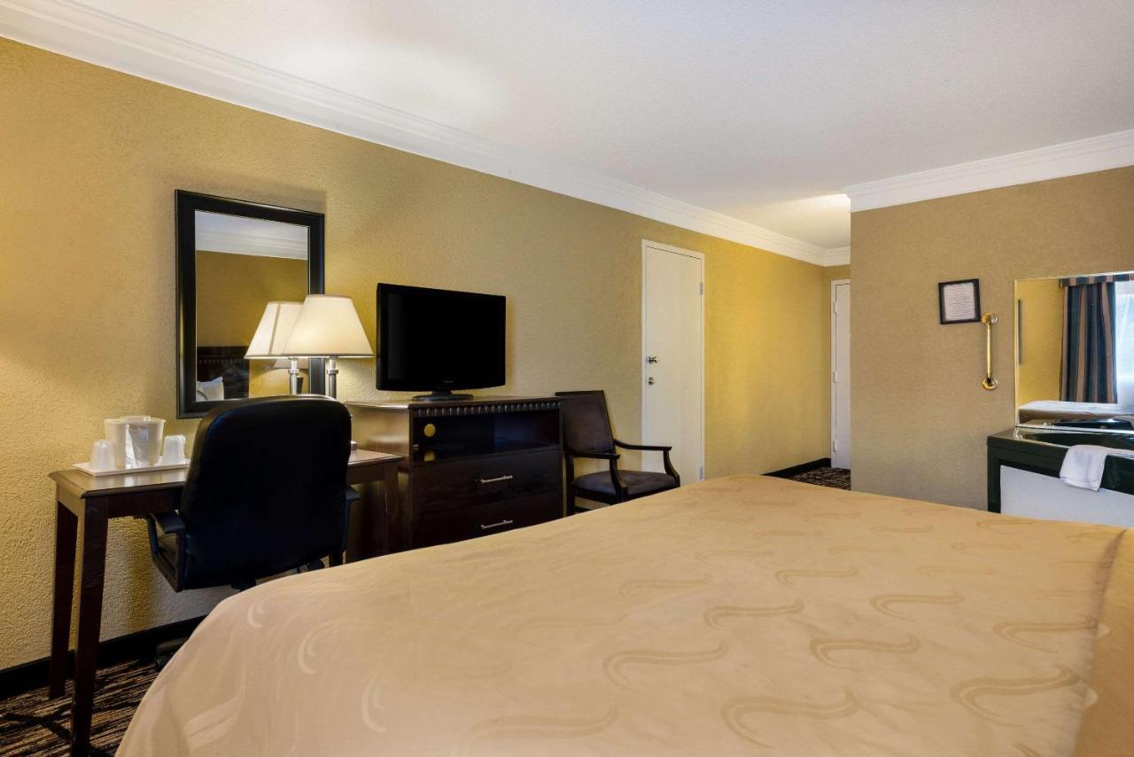 Quality Inn And Suites Fairgrounds - Syracuse Seneca Knolls Kültér fotó