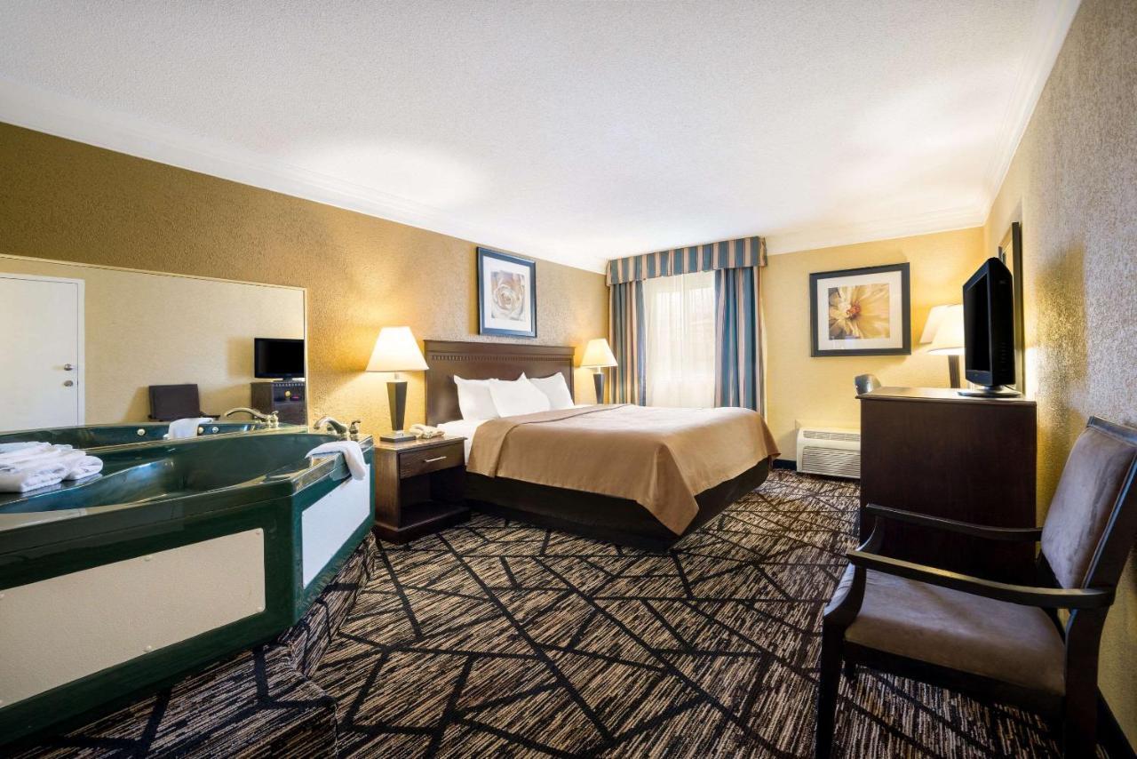 Quality Inn And Suites Fairgrounds - Syracuse Seneca Knolls Kültér fotó